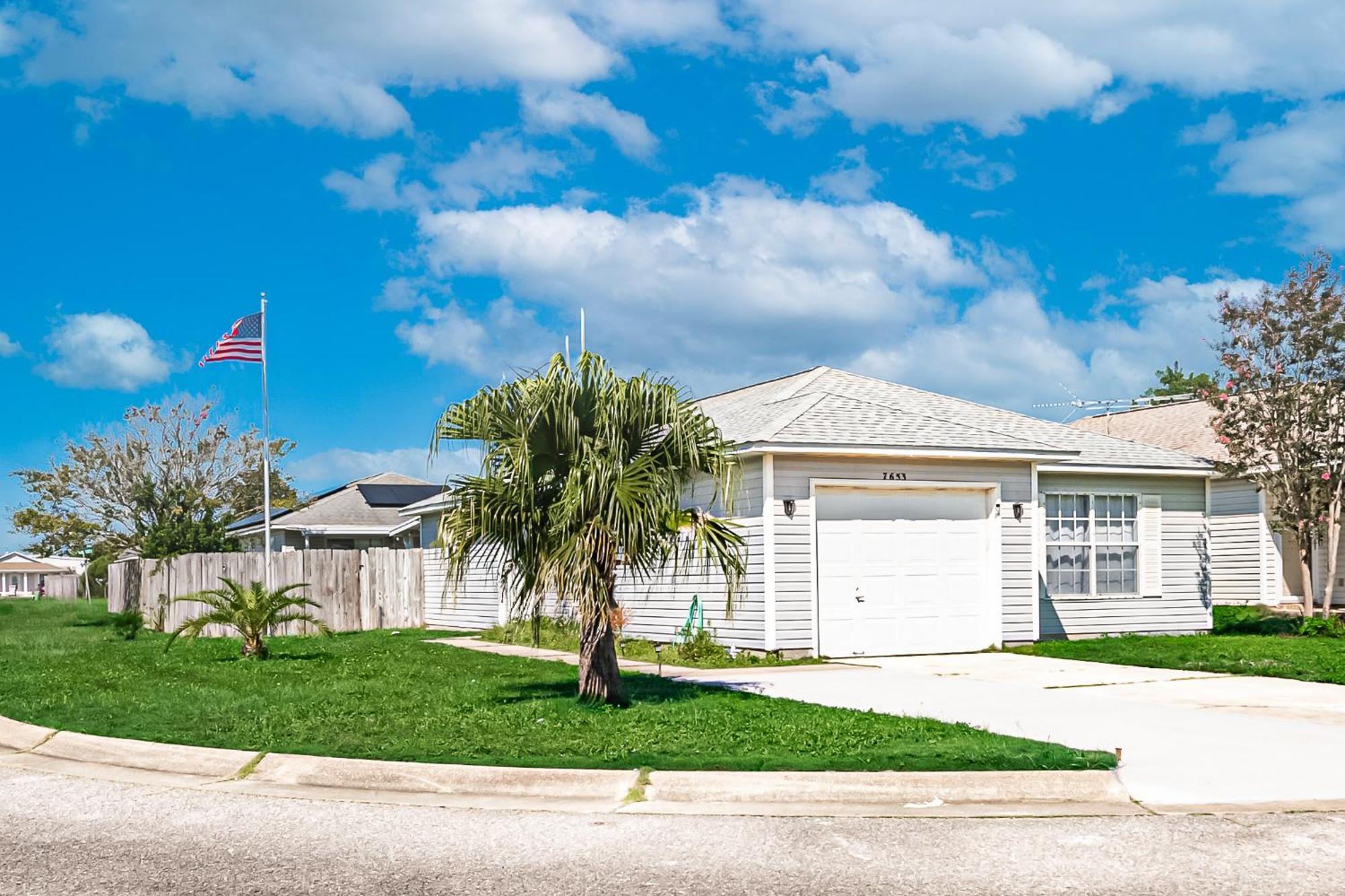 Sea Breeze Retreat Villa Navarre Exterior photo